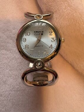 Cruise Club Silver Women's Quartz Bracelet Watch